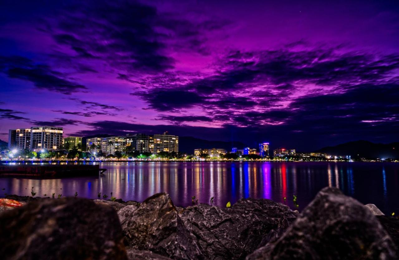 Belle Escapes 703 Harbour Lights With Water Views *