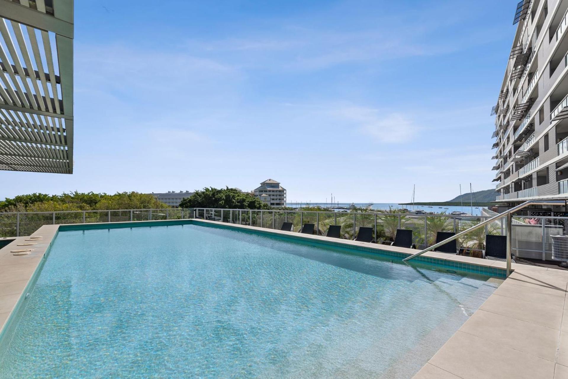 Belle Escapes 703 Harbour Lights With Water Views * Cairns